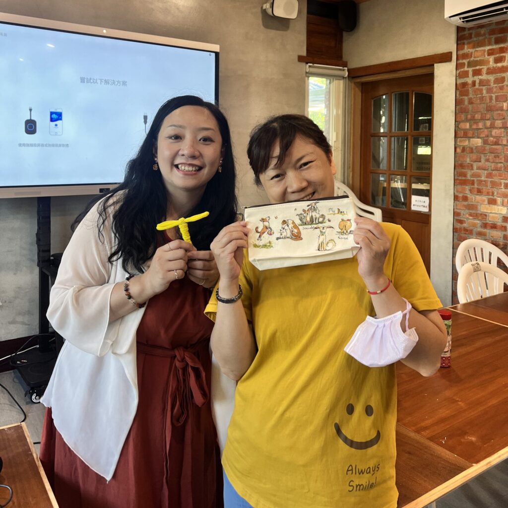 若有齊事 藝術輔療 藝術創伴 創伴師 台南藝術輔療 毛根手作 台南手作教室 台南捏塑教室 台南畫室 何若齊 用雙手創造奇蹟