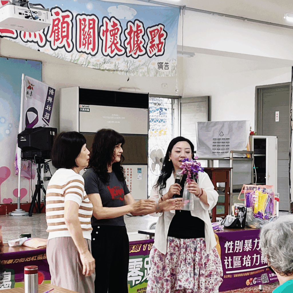 若有齊事 藝術輔療 藝術創伴 創伴師 台南藝術輔療 毛根手作 台南手作教室 台南捏塑教室 台南畫室 何若齊 用雙手創造奇蹟