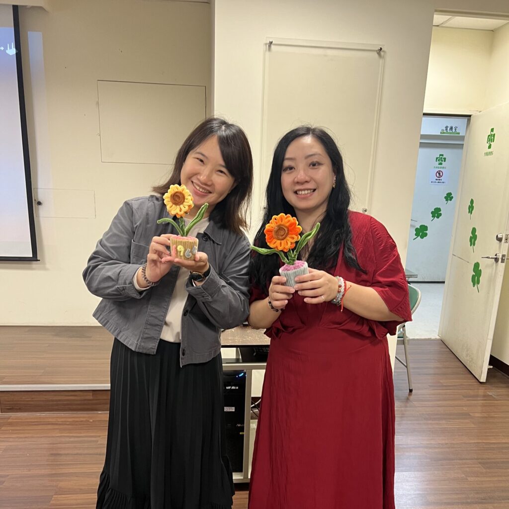 若有齊事 藝術輔療 藝術創伴 創伴師 台南藝術輔療 毛根手作 台南手作教室 台南捏塑教室 台南畫室 何若齊 用雙手創造奇蹟